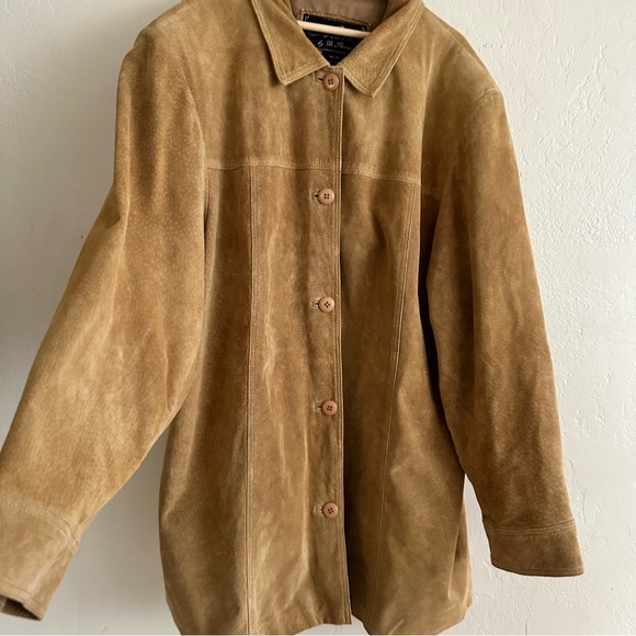 Atelier by B. Thomas Women's Size 3X Tan Suede Button Down Jacket - Picture 3 of 16